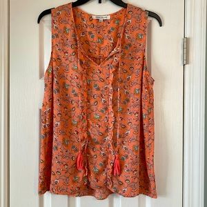 ROSE + OLIVE Sleeveless Ruffle Front Blouse Coral Floral in Size Medium